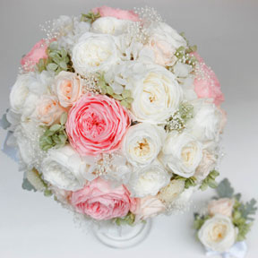 プリザーブドフラワーのブーケ　ラウンド（ホワイト＆ピンク）
