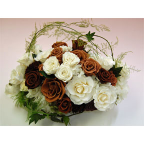 ブラウン＆ホワイト　プリザーブドフラワーのアレンジメント
